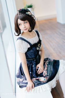 女生下面变黑色是什么原因?